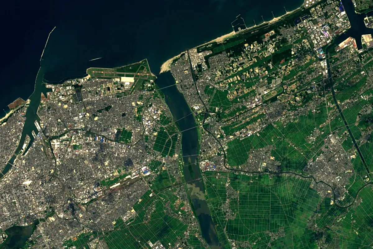 Agano River: satellite view of the mouth