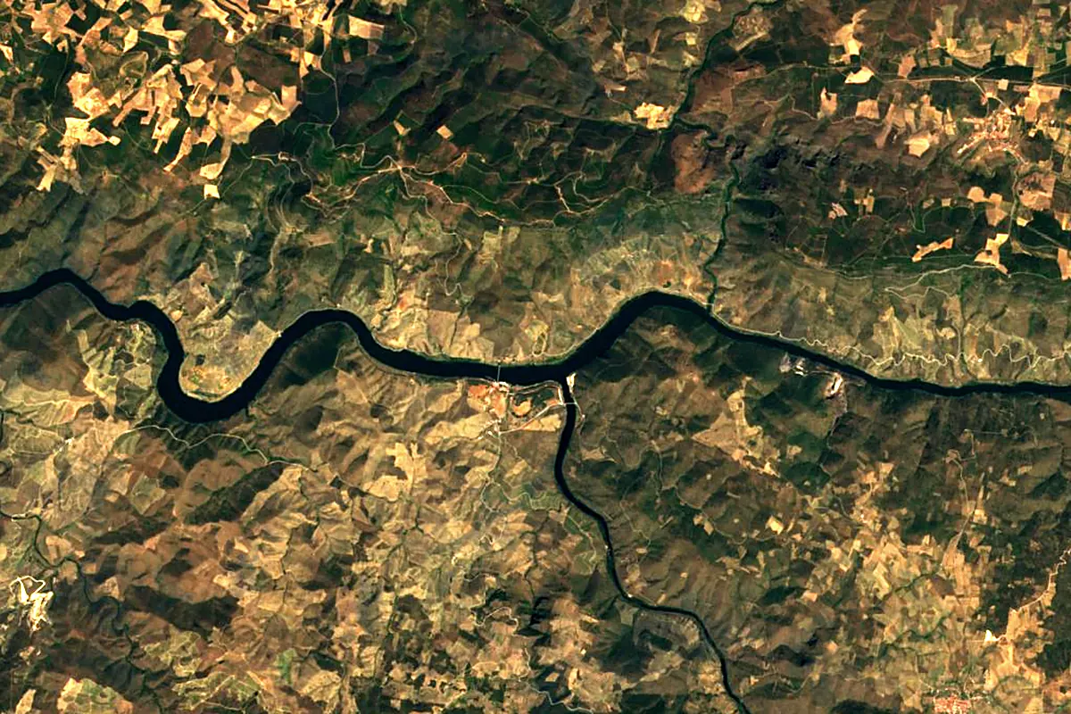 Águeda River: satellite view of the mouth