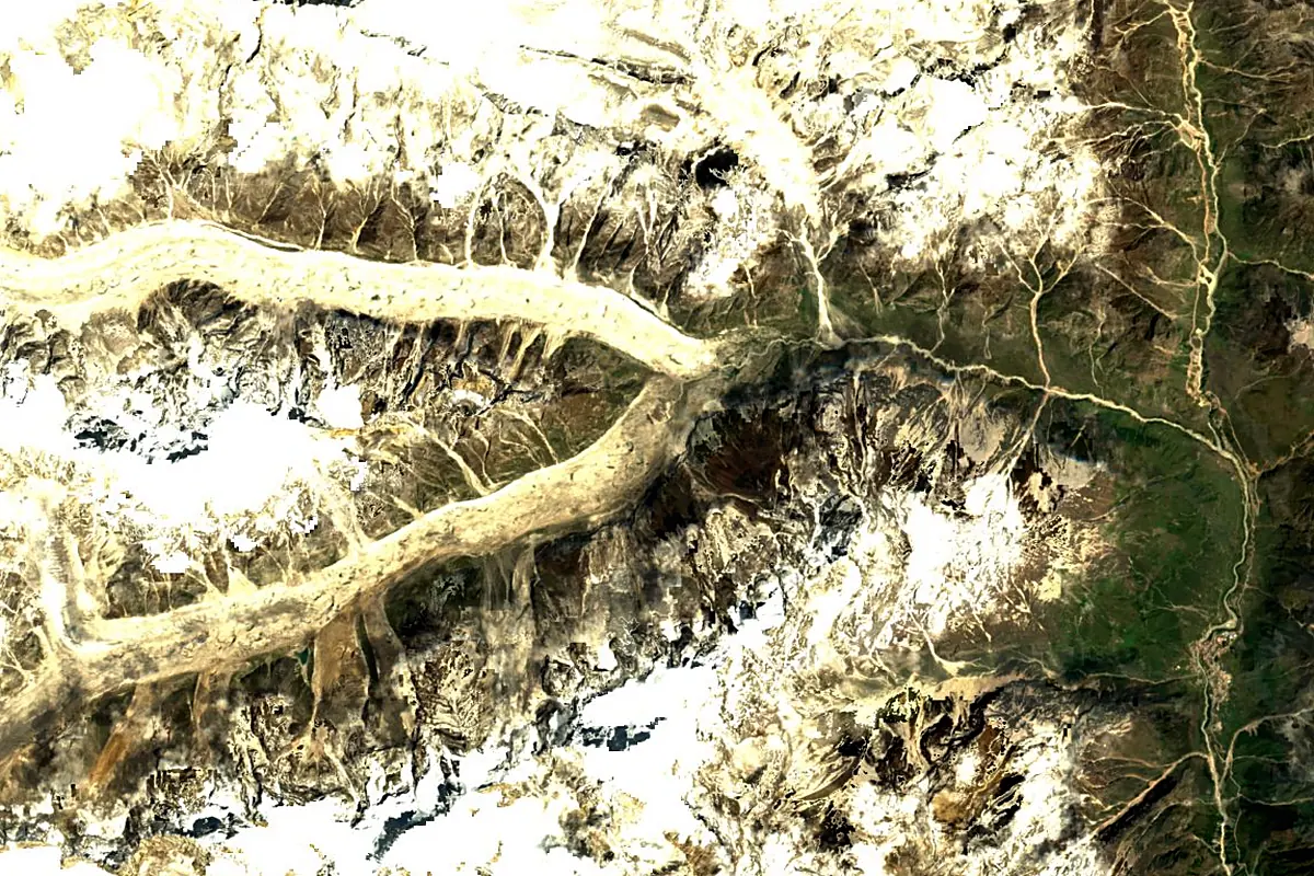 Alaknanda River: satellite view of the source
