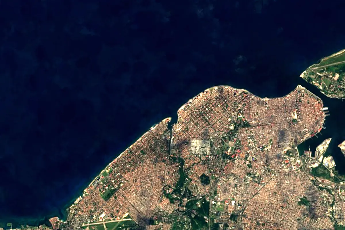 Almendares River: satellite view of the mouth