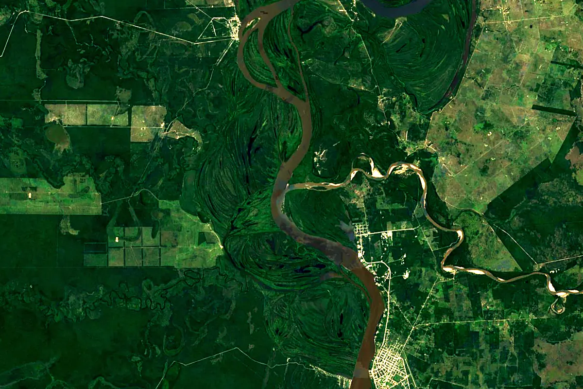 Apa River: satellite view of the mouth