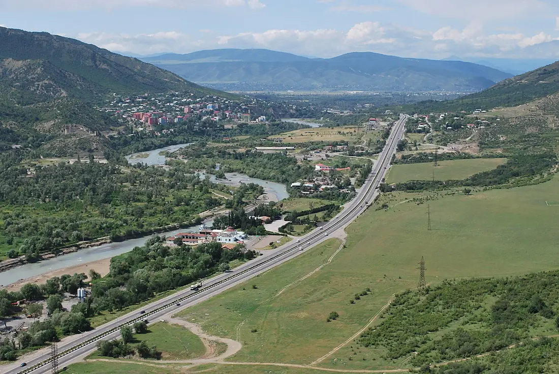 View upstream Aragvi River from Jvari monastery, 2008-07-07