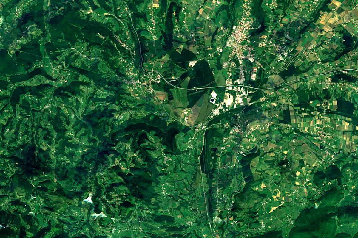 Baïse: satellite view of the source
