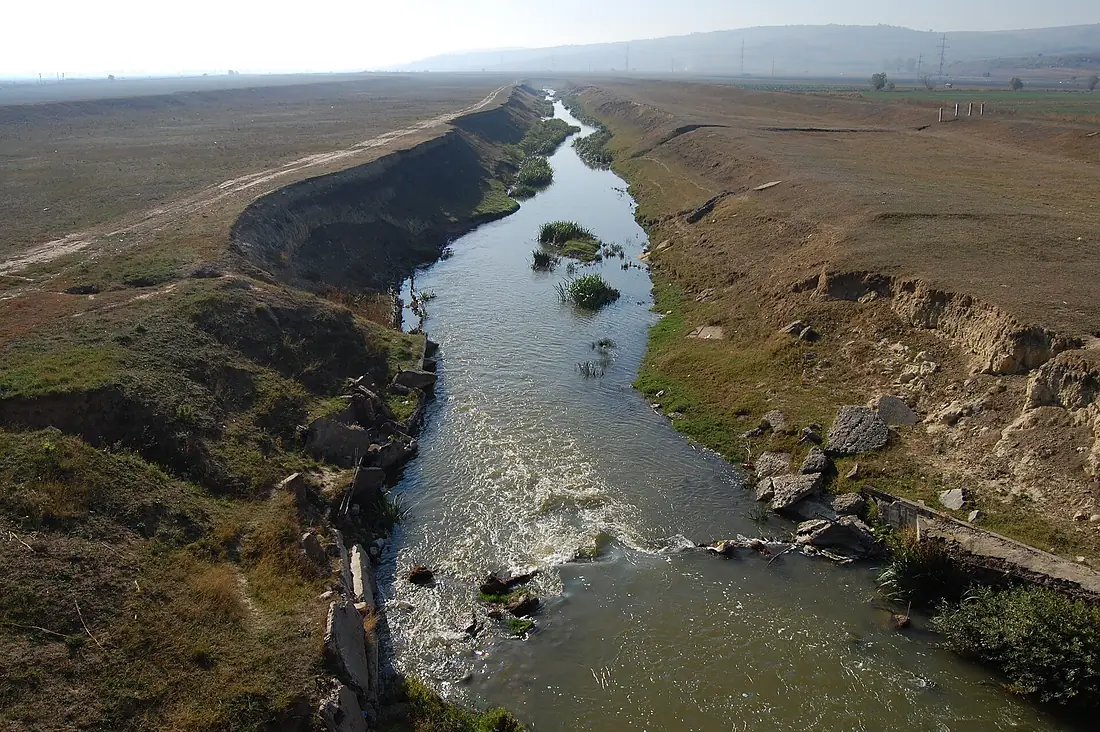 Bârlad River near Muntenii de Jos, Vaslui county