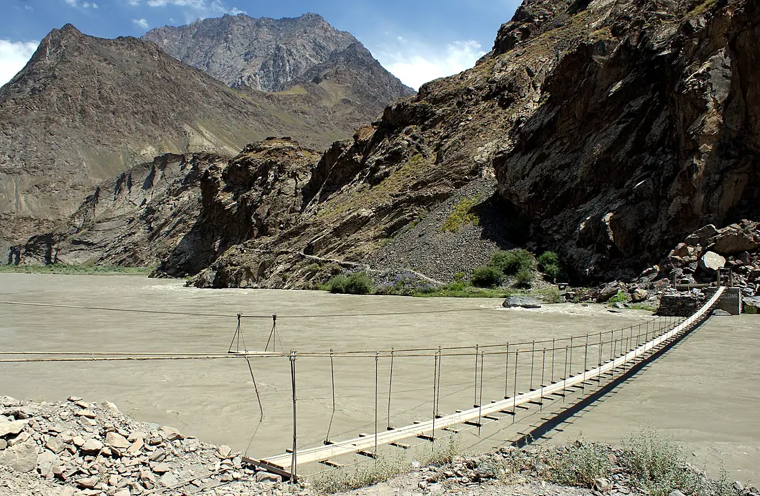 Bridge over Bartang near Jiseph (cropped)