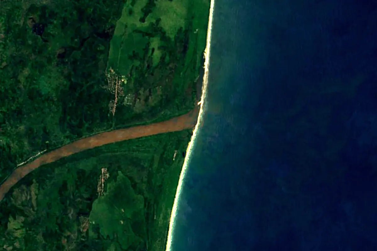 Bemarivo River: satellite view of the mouth