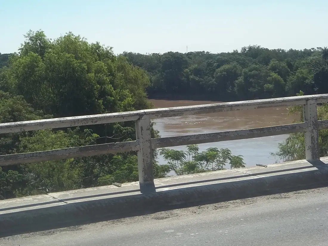 Bermejo River seen from Mansilla-Eva Perón bridge to the North