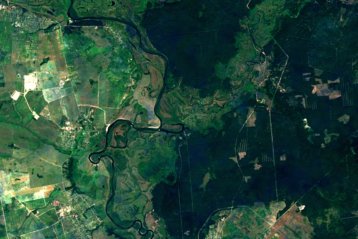 Besed: satellite view of the mouth