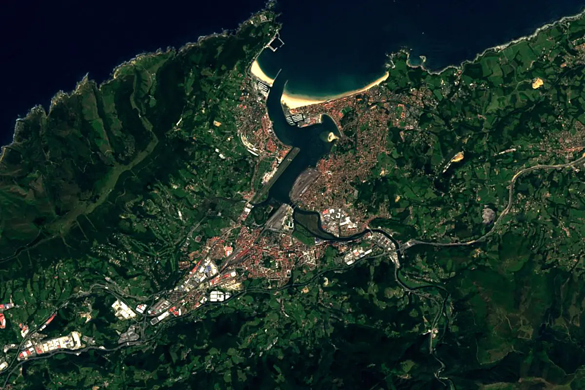 Bidasoa: satellite view of the mouth