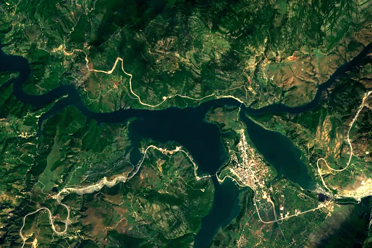 Black Drin: satellite view of the mouth