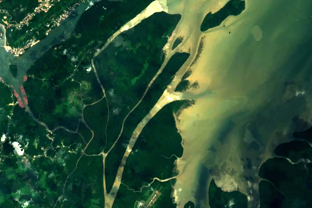 Brunei River: satellite view of the mouth