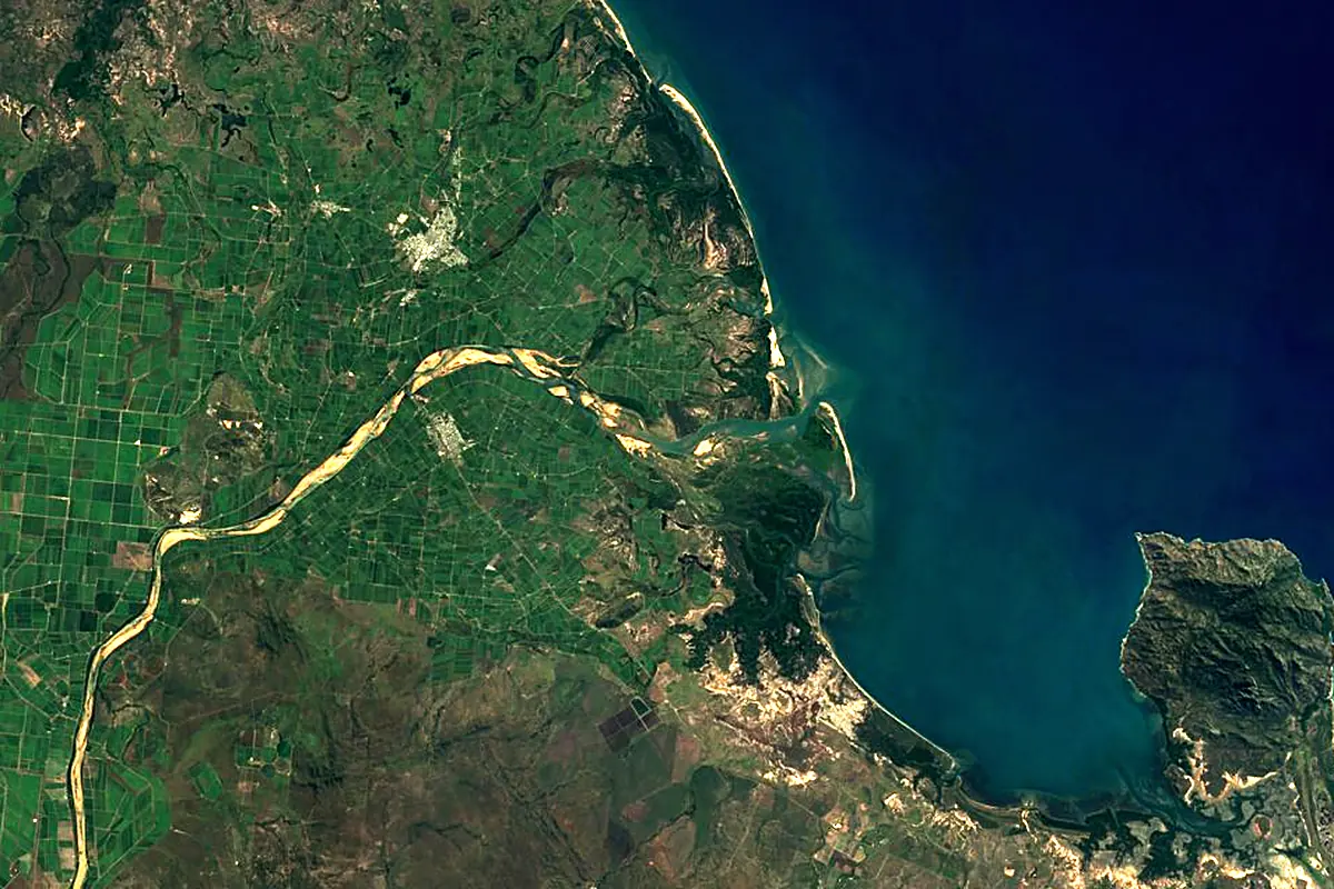 Burdekin River: satellite view of the mouth