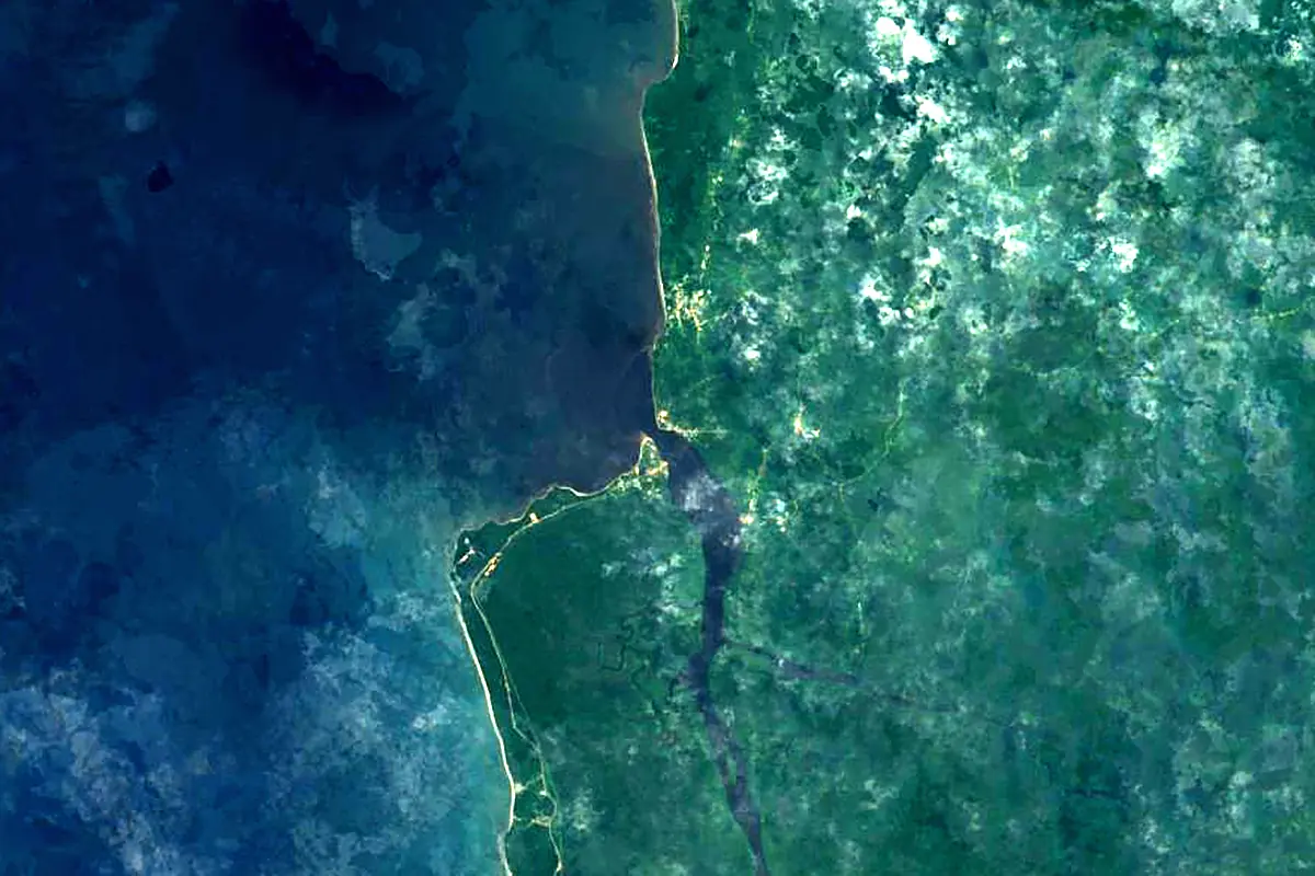 Campo River: satellite view of the mouth