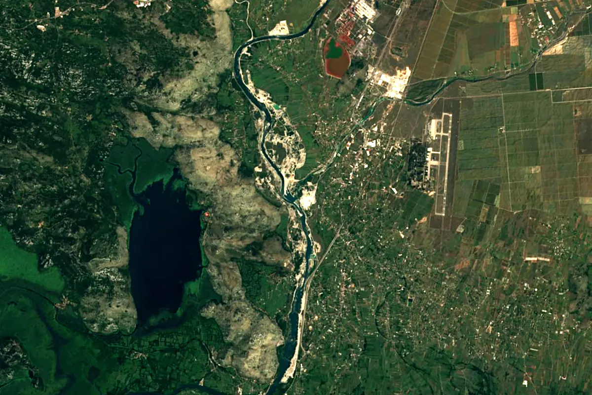 Cem River: satellite view of the mouth