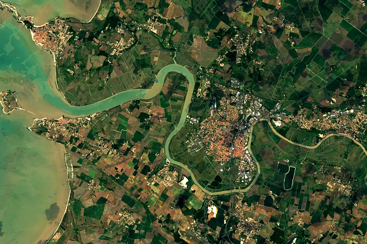 Charente: satellite view of the mouth