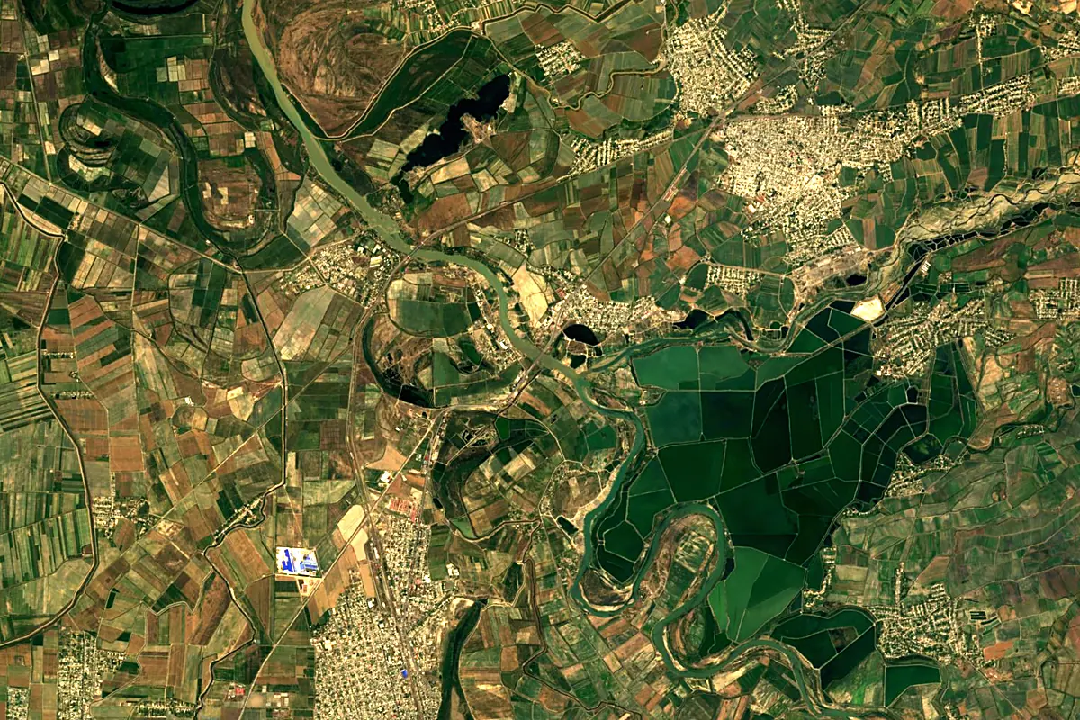 Chirchiq: satellite view of the mouth