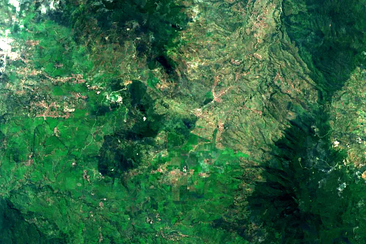 Ci Tarum: satellite view of the source