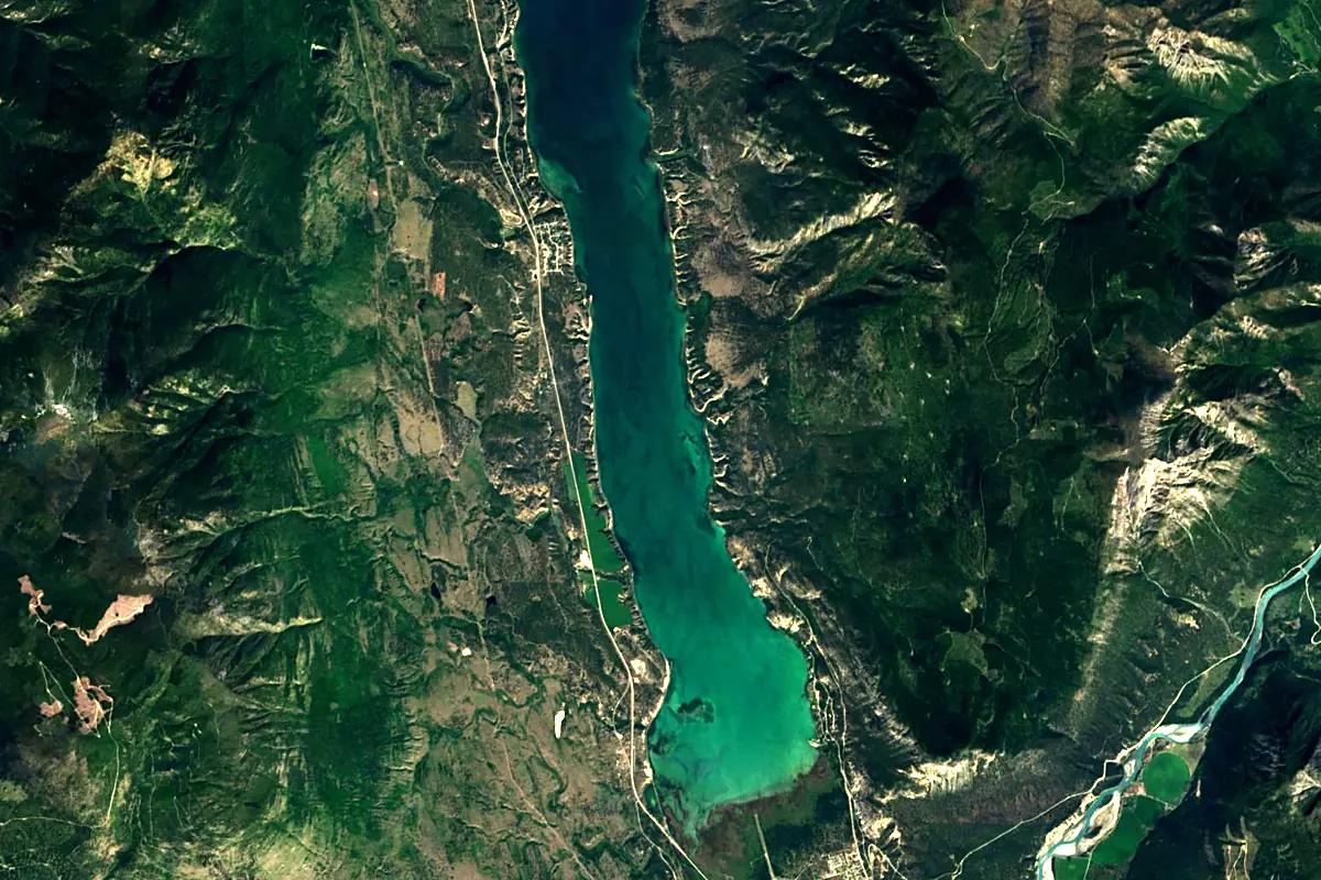 Columbia River: satellite view of the source