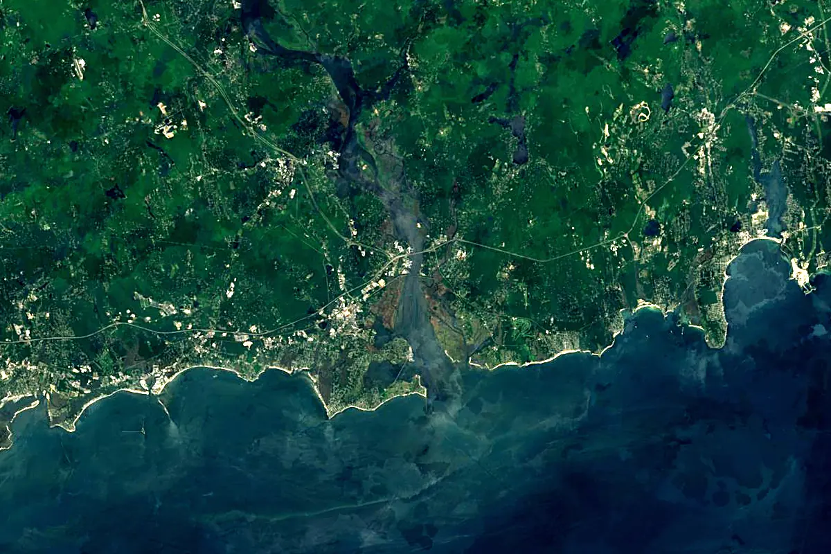 Connecticut River: satellite view of the mouth