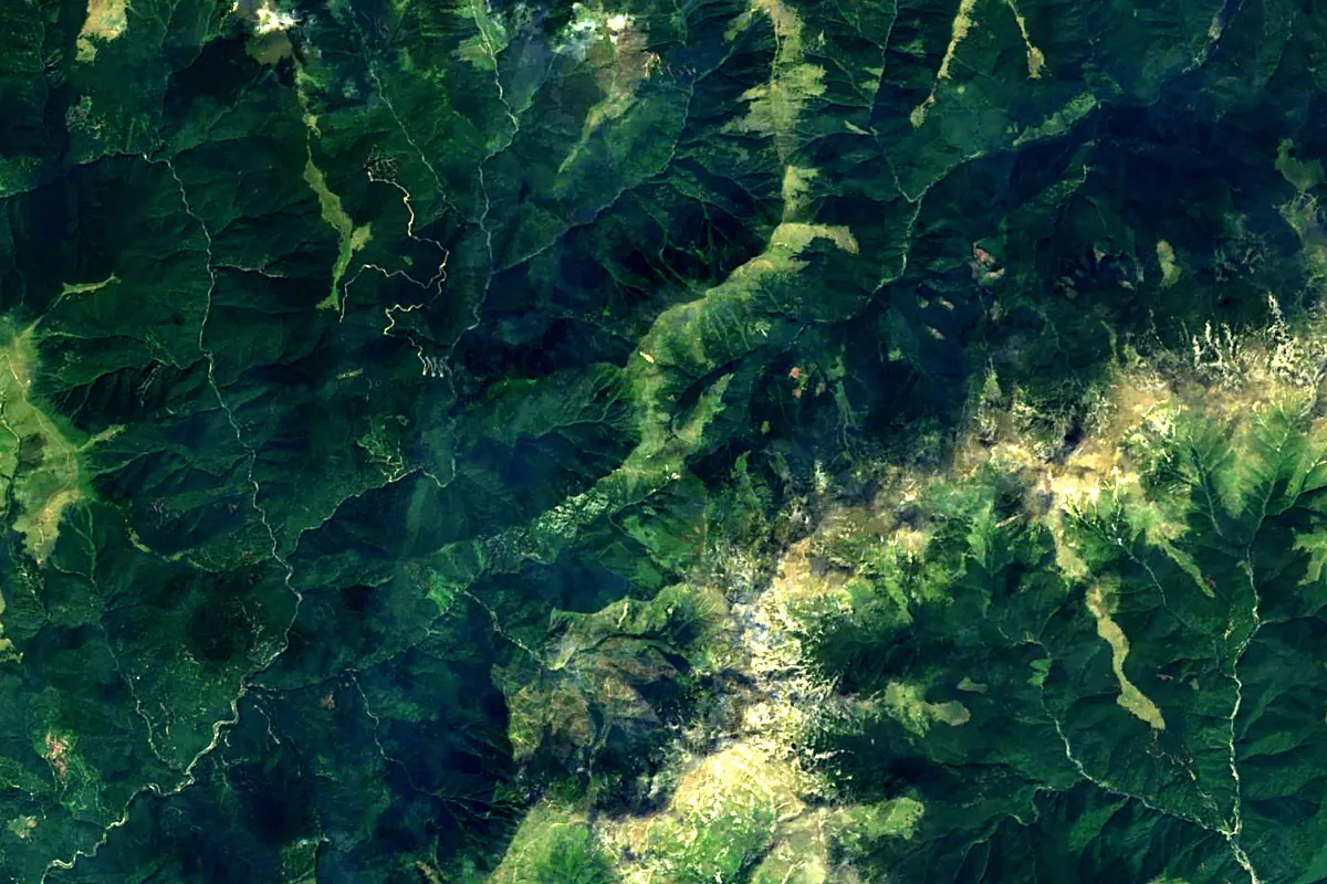 Dâmbovița River: satellite view of the source