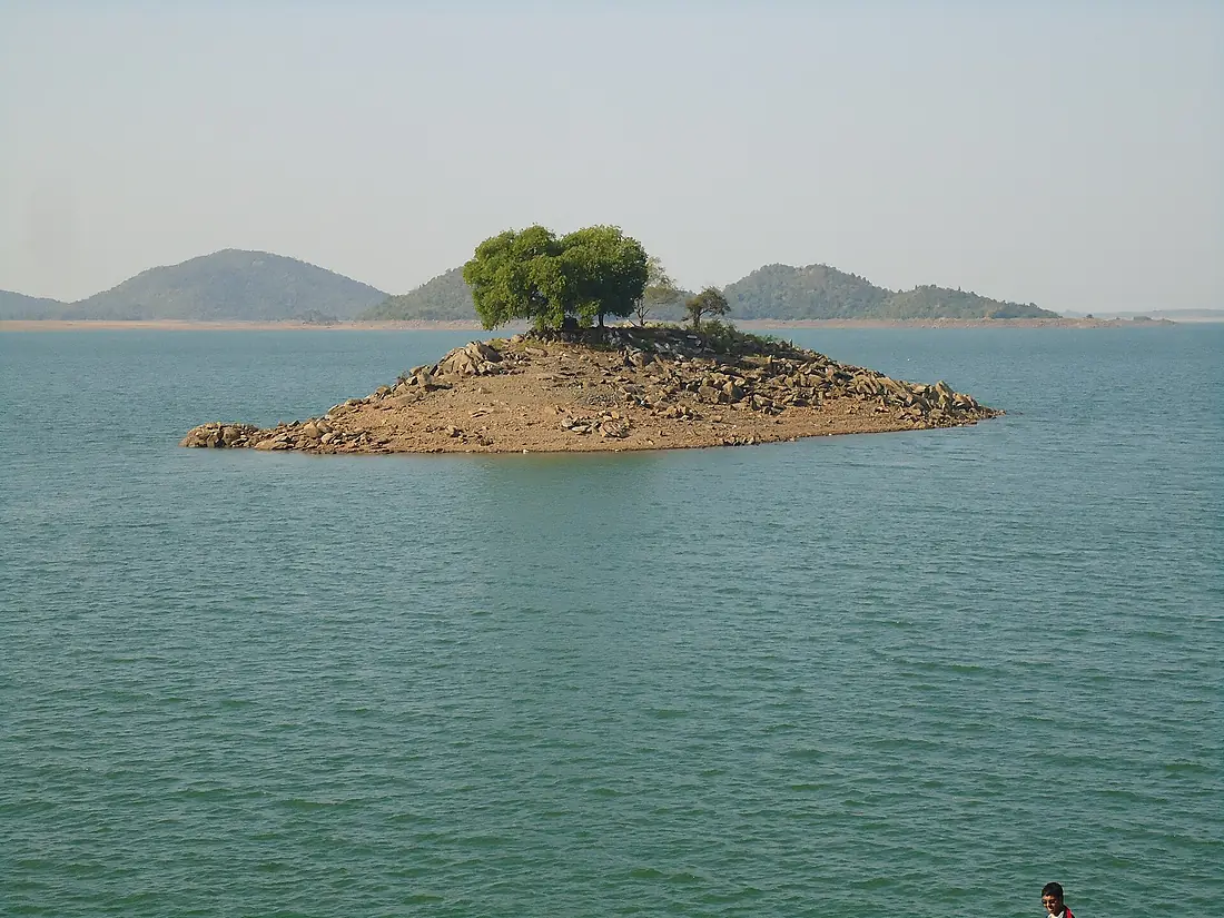 Another tiny piece of land in river damodar