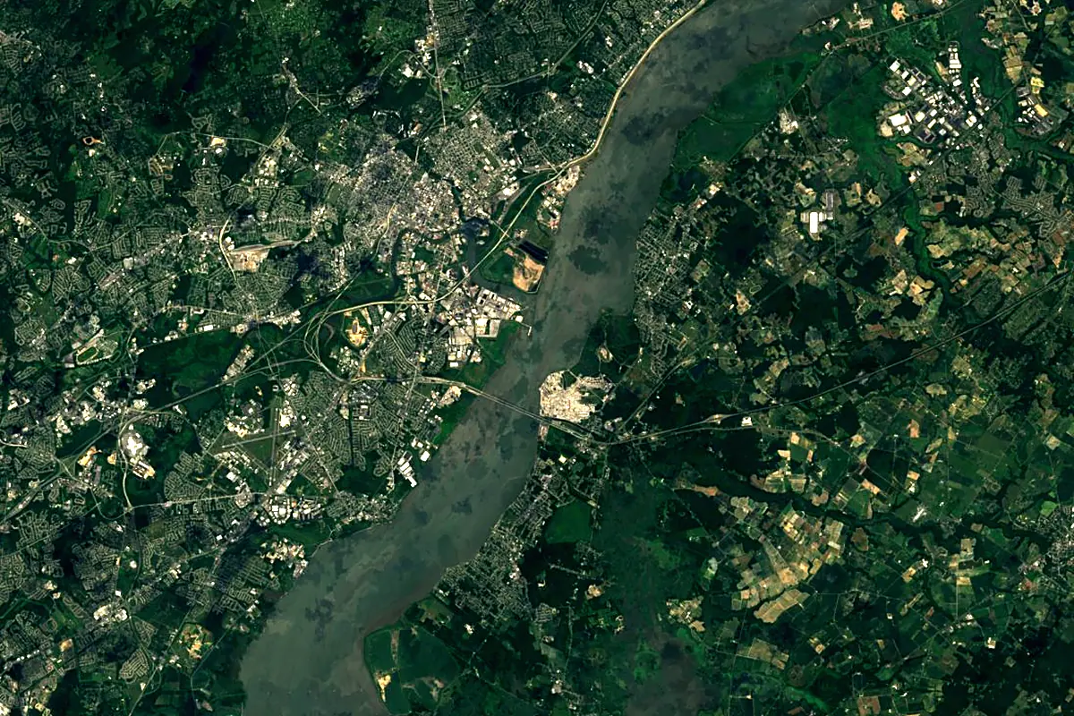 Delaware River: satellite view of the mouth