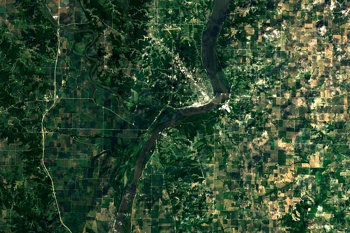 Des Moines River: satellite view of the mouth