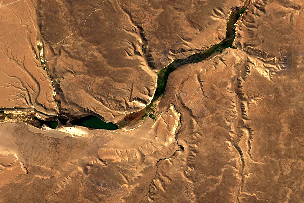 Deseado River: satellite view of the source