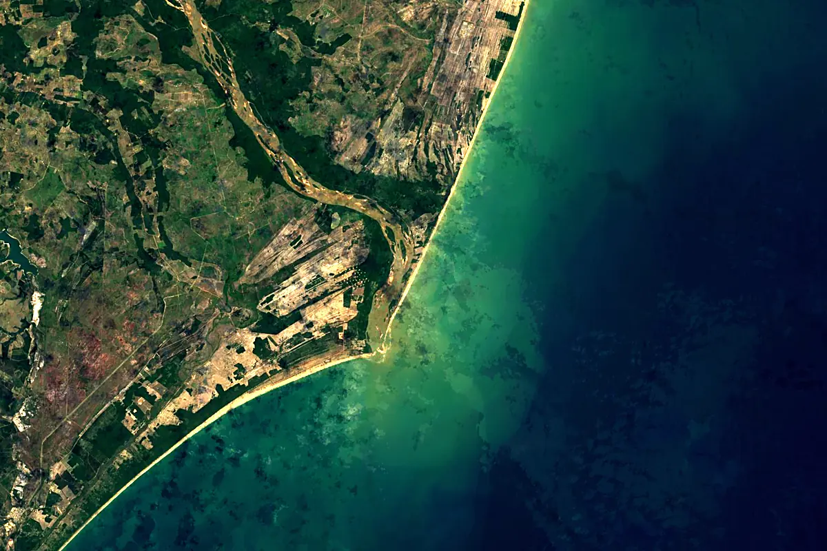 Doce River: satellite view of the mouth