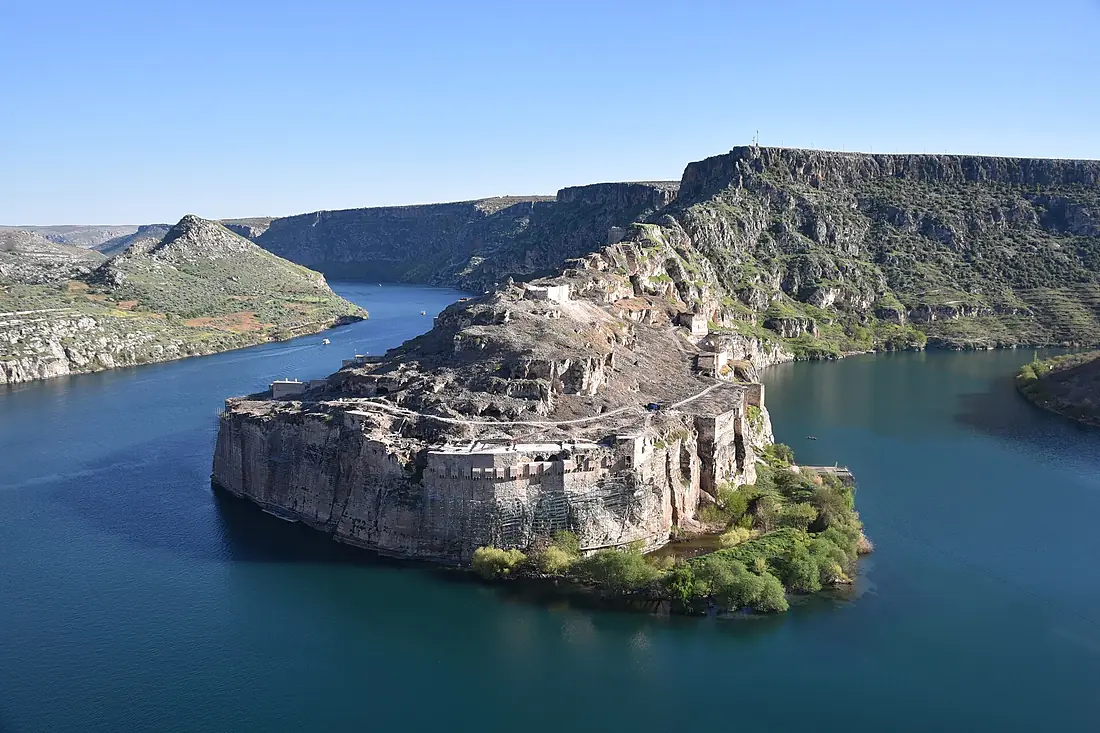 The Euphrates River in Turkey, Rumkale (52031477798)