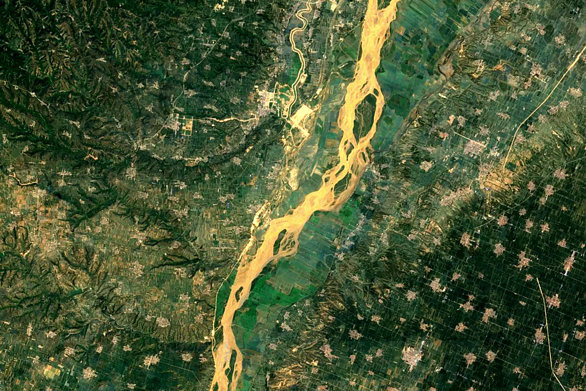 Fen River: satellite view of the mouth