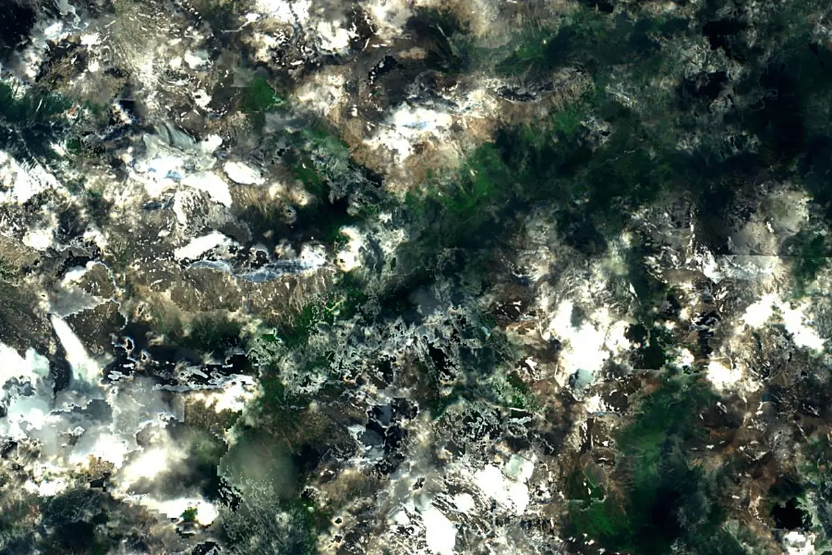 Finlay River: satellite view of the source