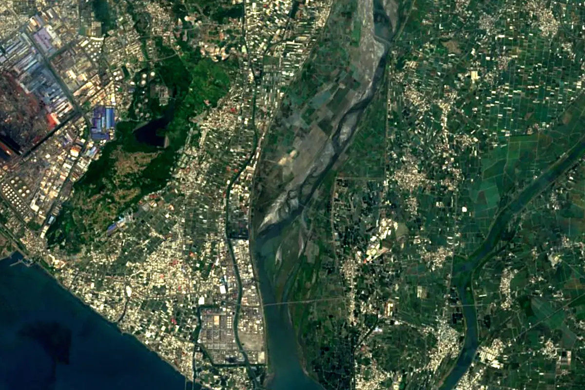 Gaoping River: satellite view of the mouth