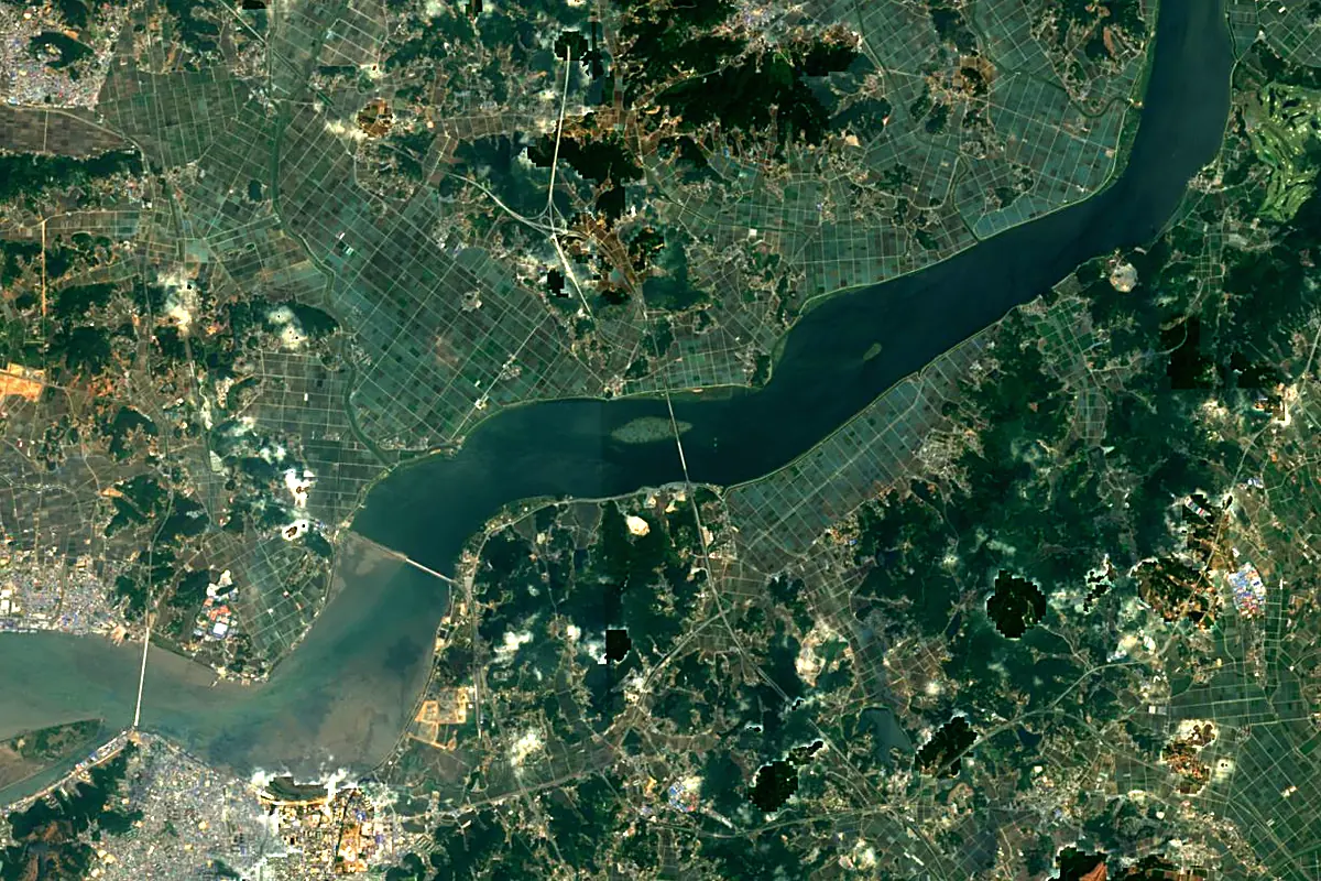 Geum River: satellite view of the mouth