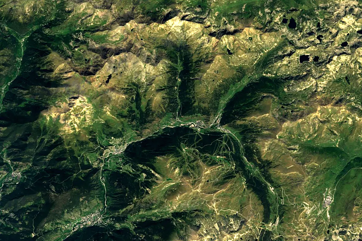 Gran Valira: satellite view of the source