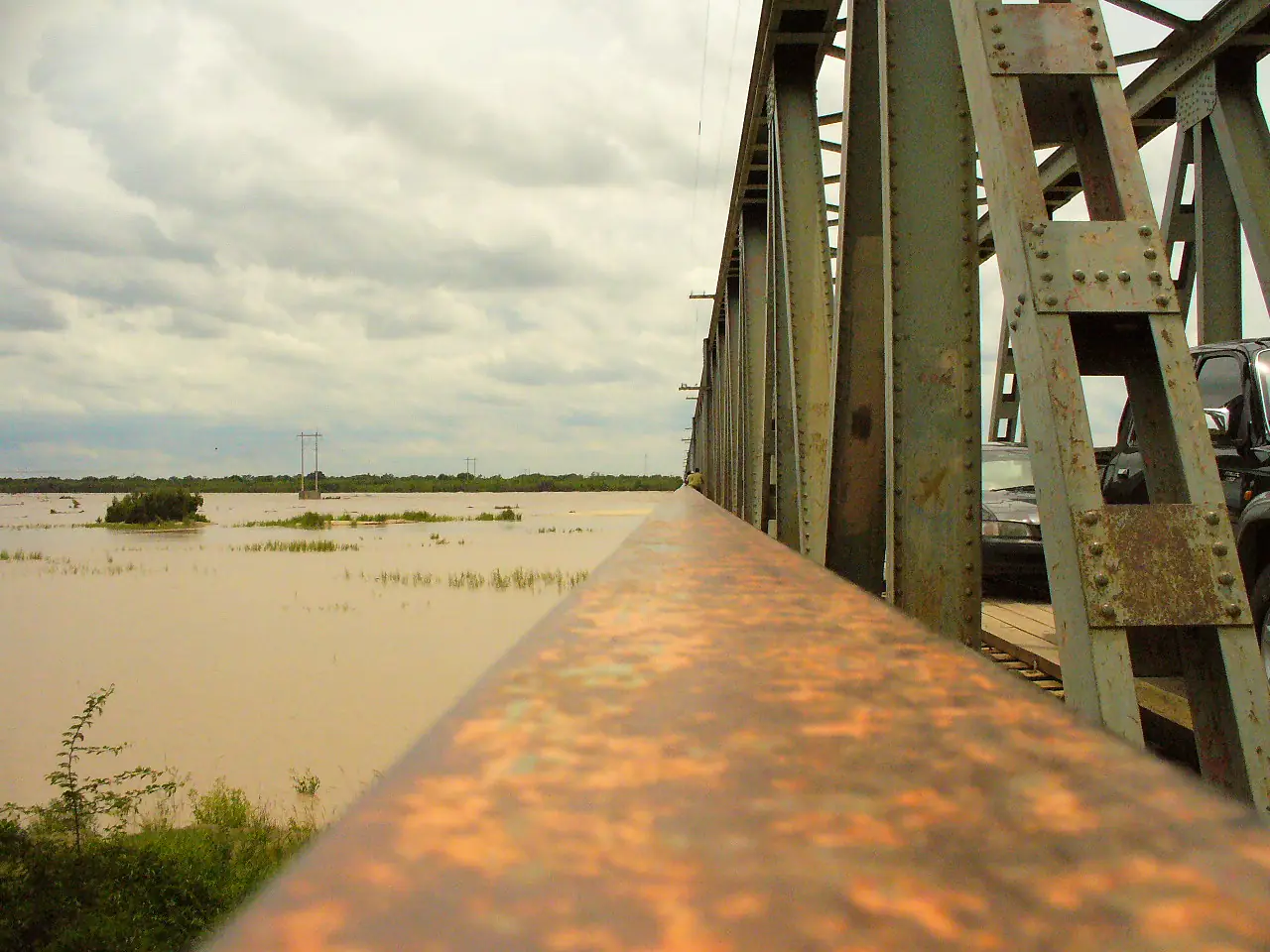 Río Grande o Guapay desde el Puente Pailas (Puerto Pailas -Bolivia)