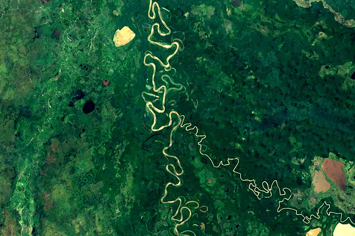 Grande River: satellite view of the mouth