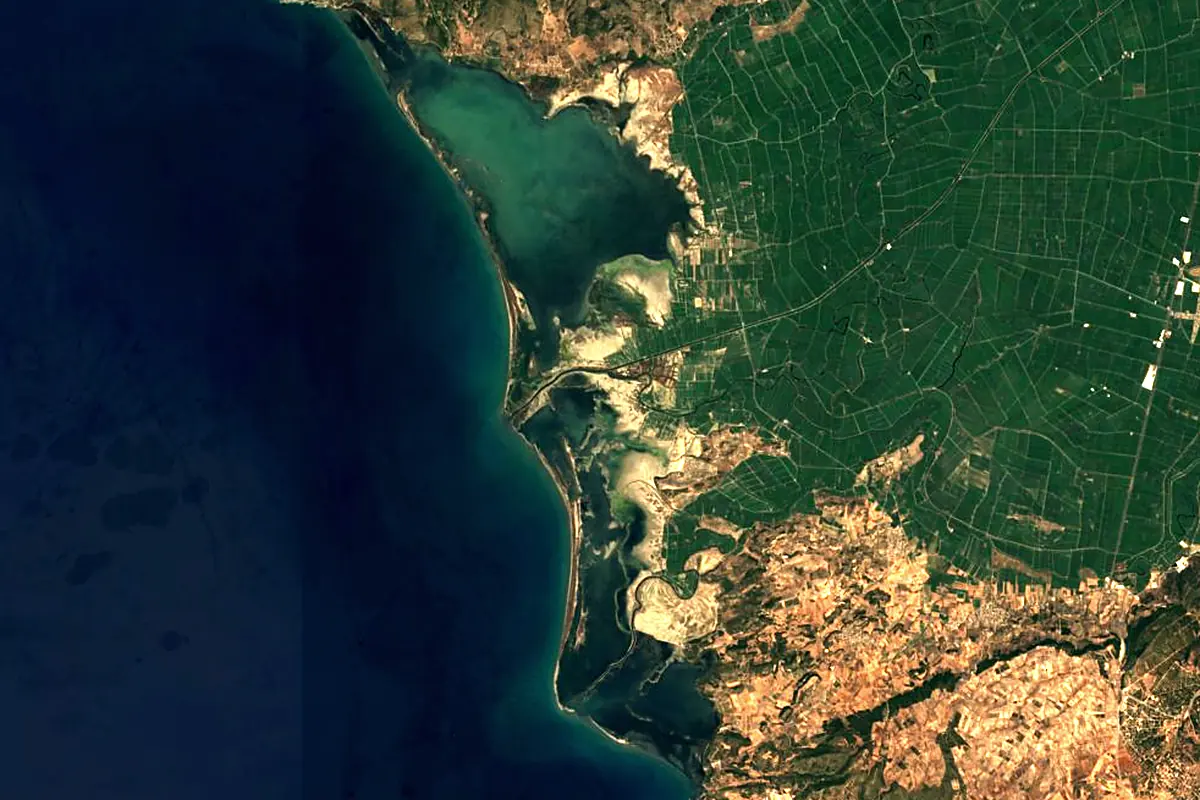 Great Menderes River: satellite view of the mouth