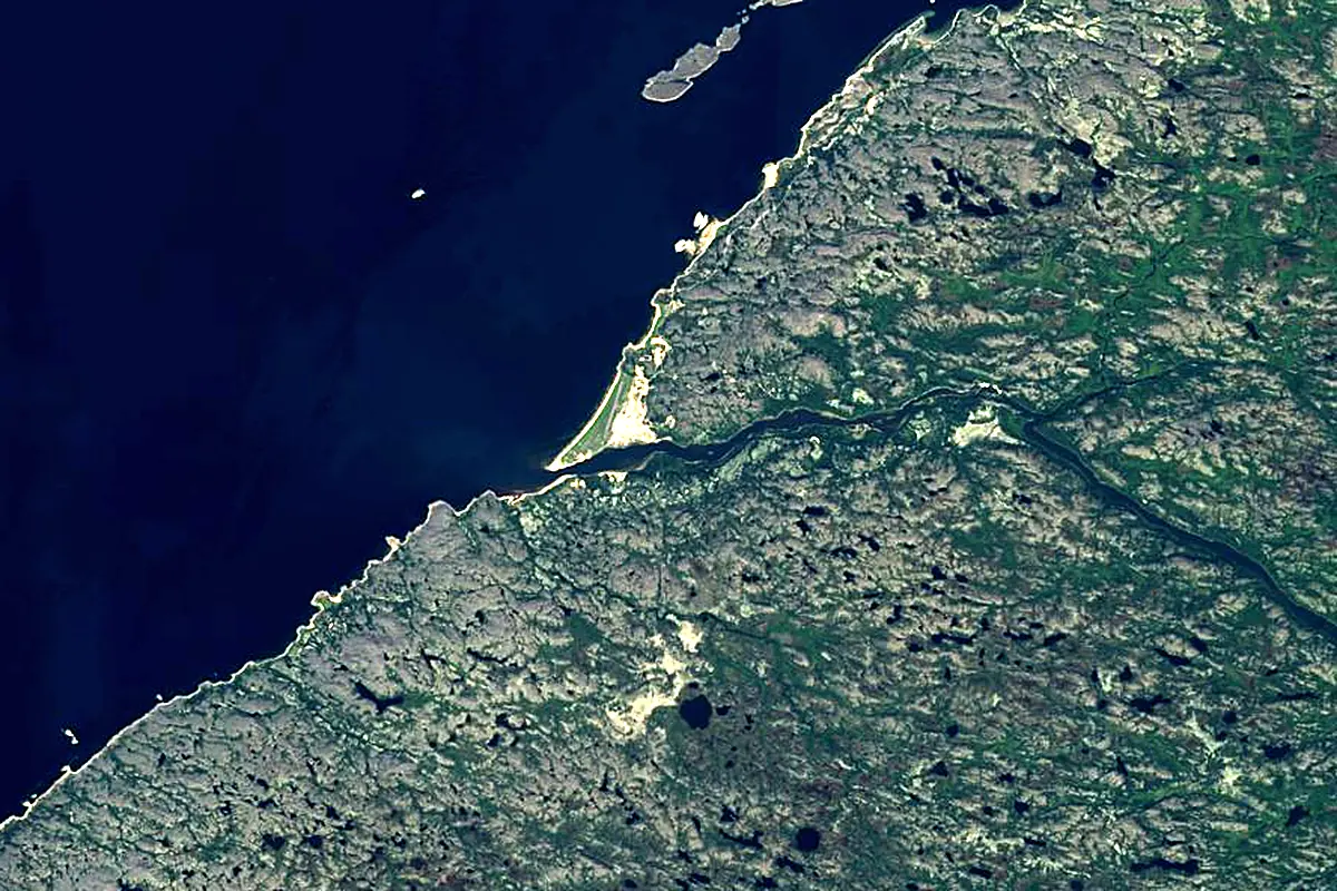 Great Whale River: satellite view of the mouth