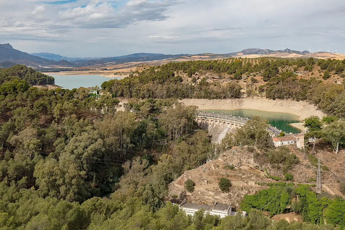Presa del embalse Conde de Guadalhorce-Gaitanejo, Málaga, España, 2023-05-18, DD 01