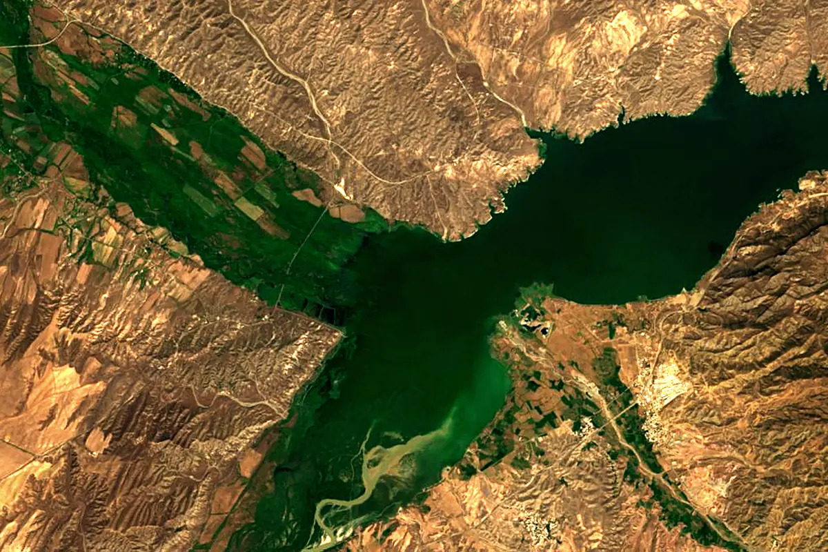 Hakari River: satellite view of the mouth