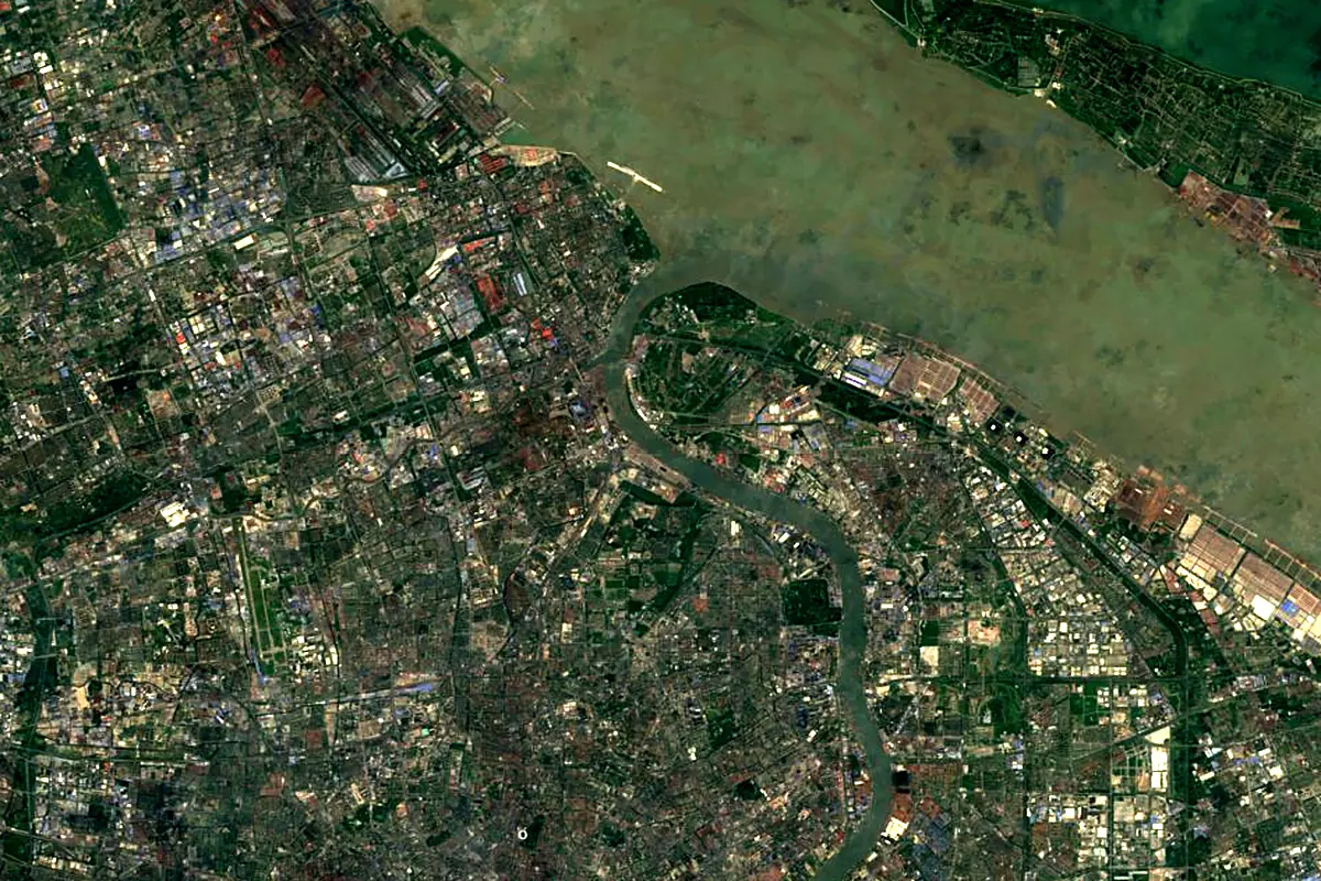 Huangpu River: satellite view of the mouth