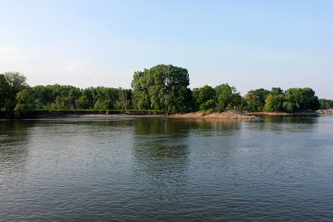 Gfp-illinois-starved-rock-state-park-across-the-river