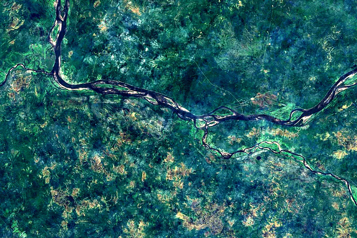 Izhma: satellite view of the mouth