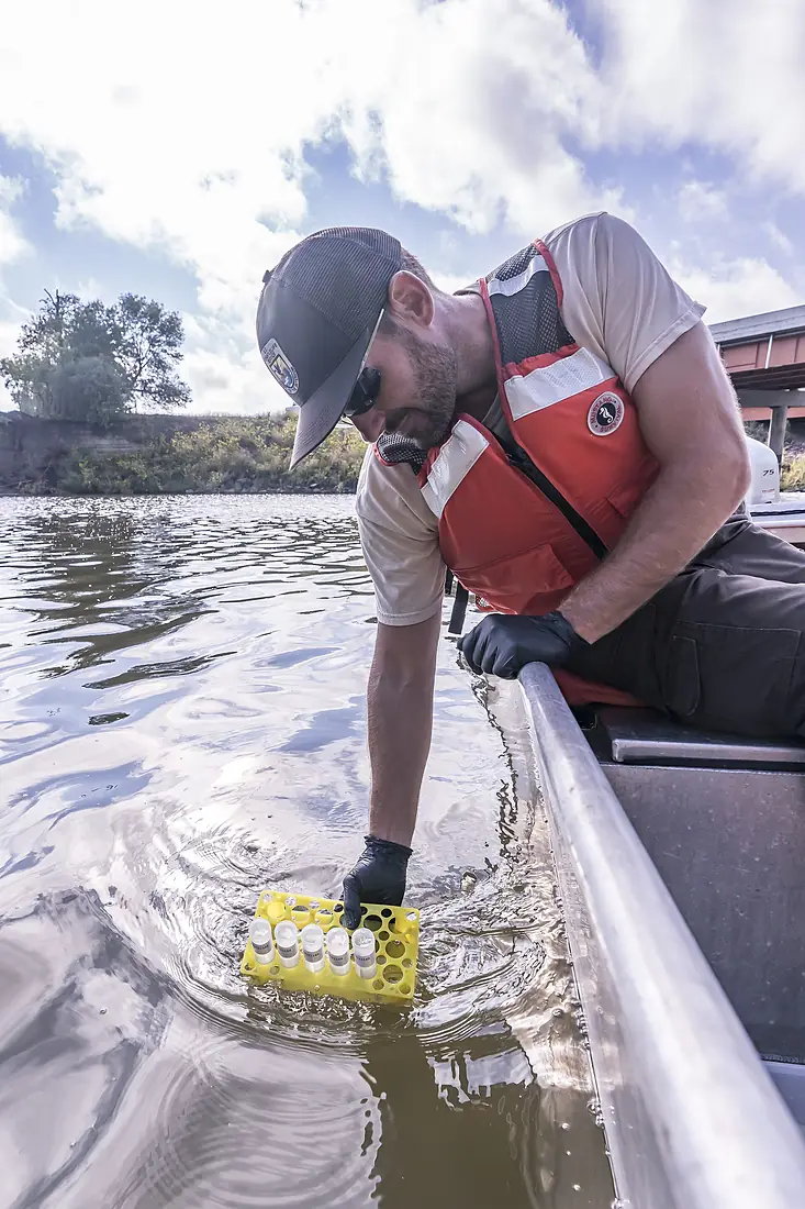 Invasive Carp eDNA Sampling on the James River in South Dakota (51442450577)