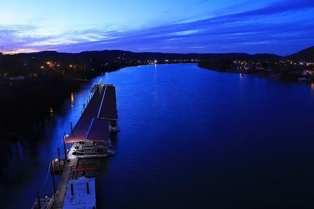 KanawhaRiver-StAlbans-Nitro-Sunset (33873431375)