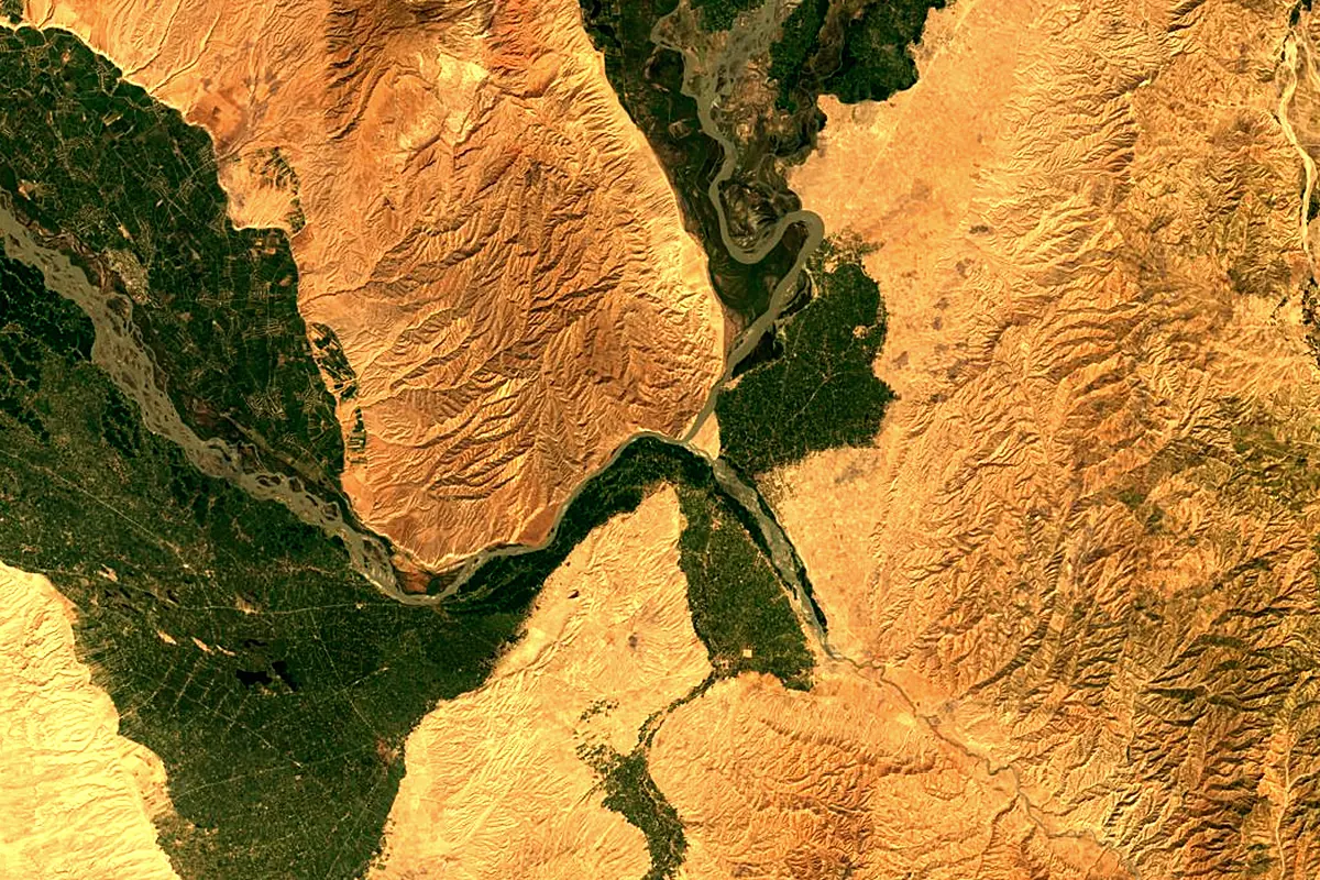 Kokcha River: satellite view of the mouth