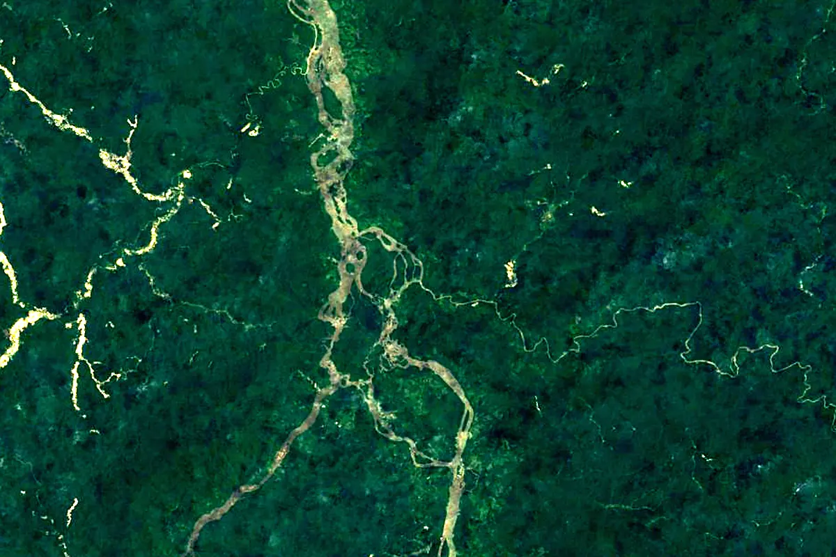 Lawa River: satellite view of the mouth