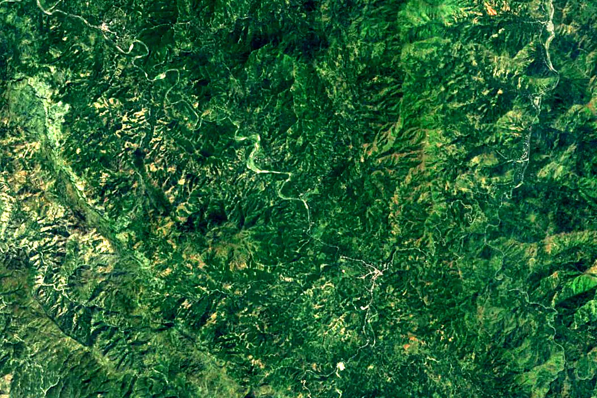 Les Trois Rivières: satellite view of the source