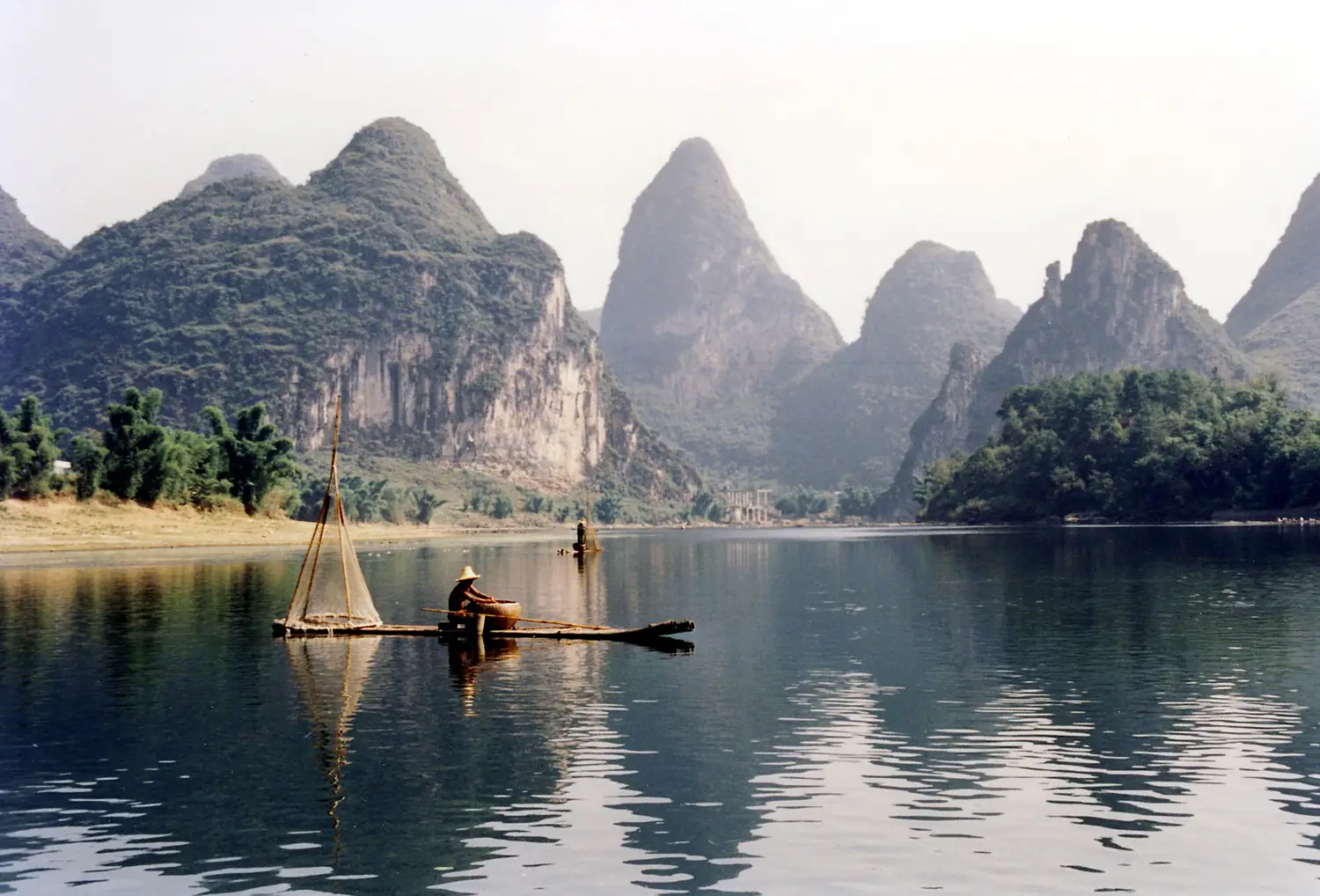 Lijiang river fishing